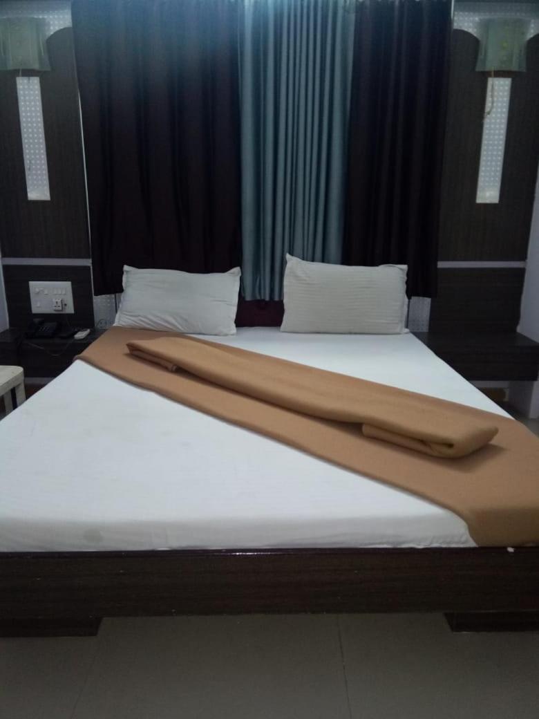 Hotel Kailash Dwārka Esterno foto